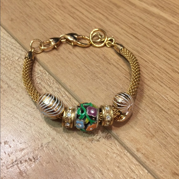 Pretty bead bracelet - Picture 1 of 3